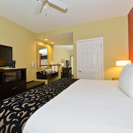 Best Western La Place Inn Room photo