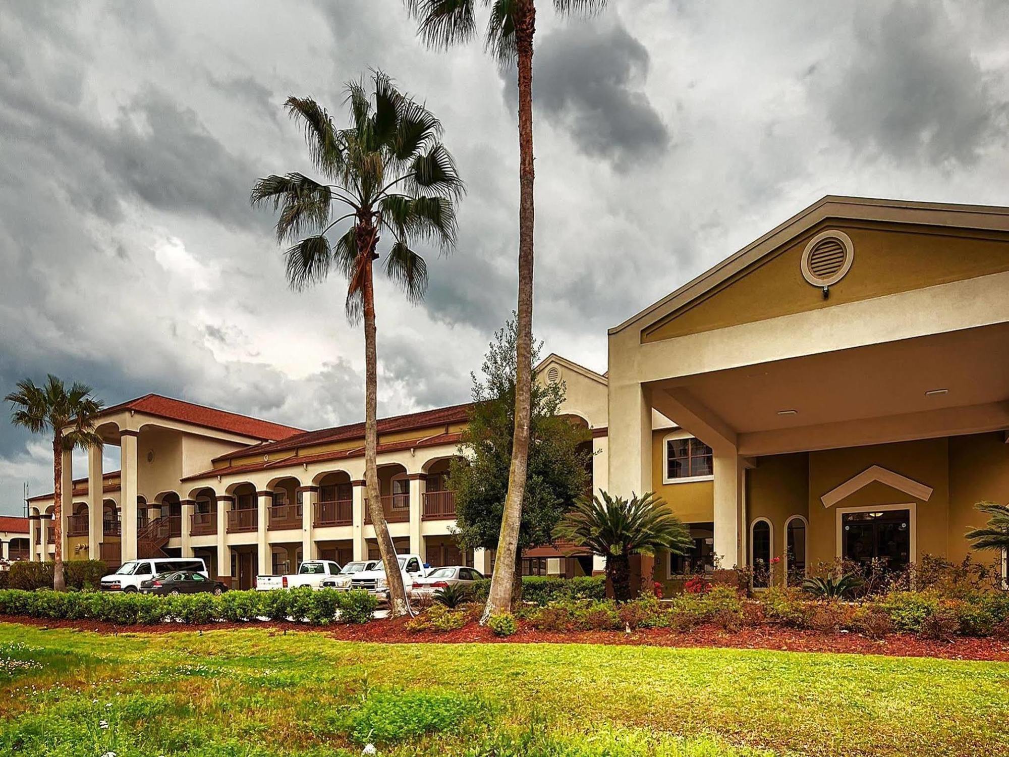 Best Western La Place Inn Exterior photo